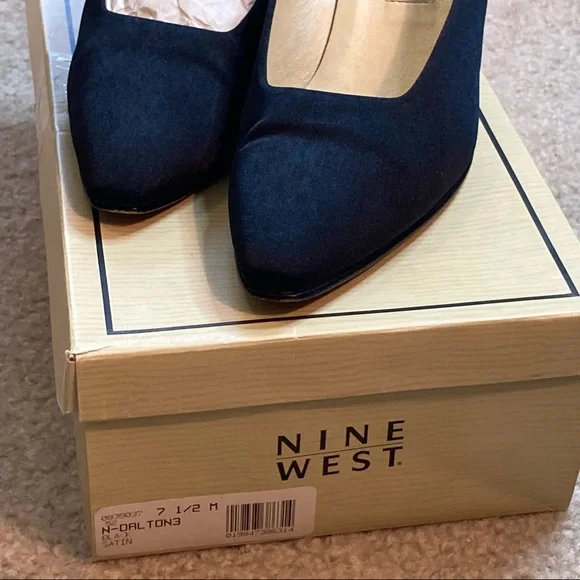 Nine West N-Dalton3 Black Satin Pump Size 7.5 - Picture 9 of 13